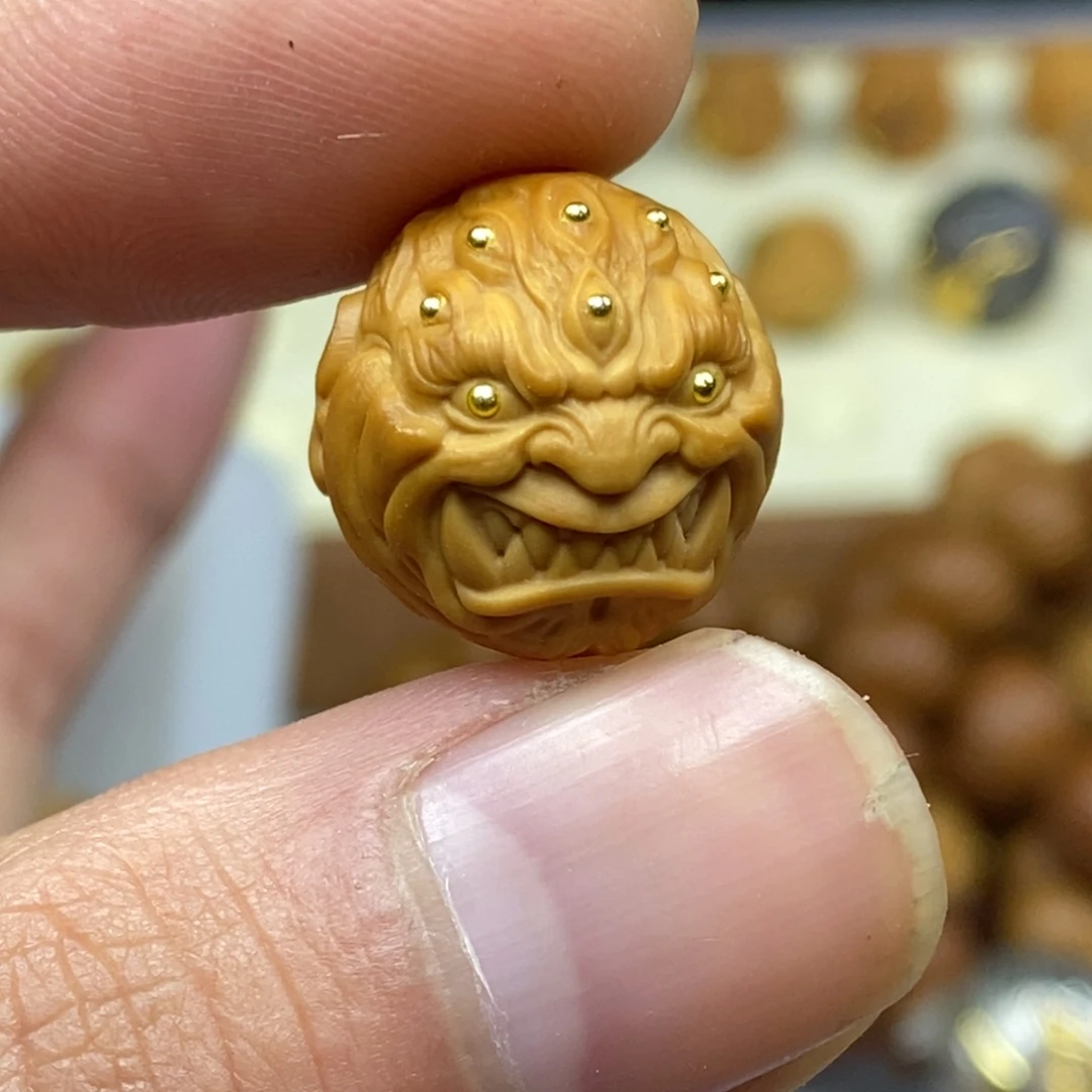 猴头核桃吊坠满镶獠牙恶僧