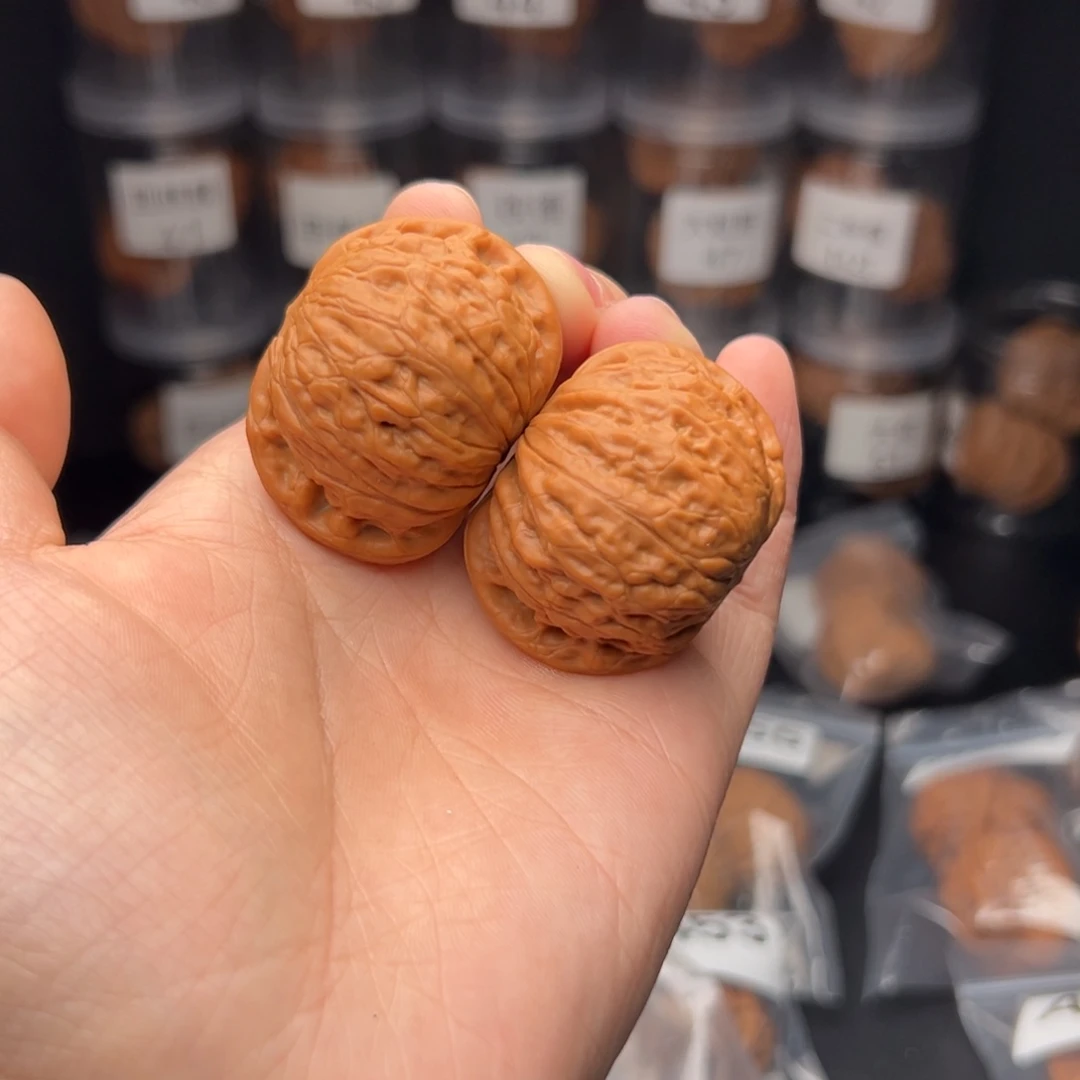 文玩核桃吊坠?****吞铁锤