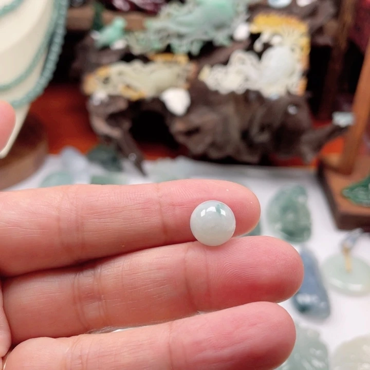 翡翠未镶嵌颈饰珠子