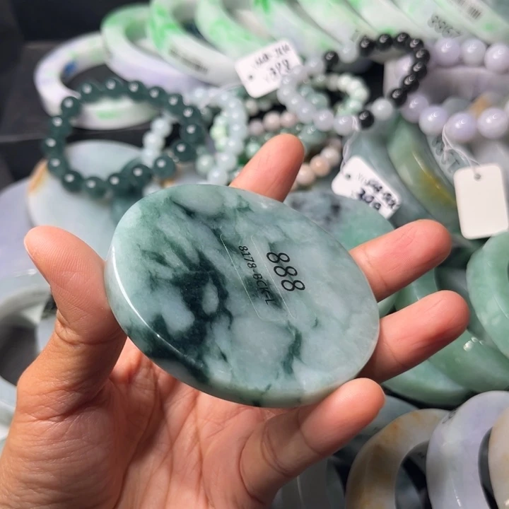 定制翡翠未镶嵌手镯