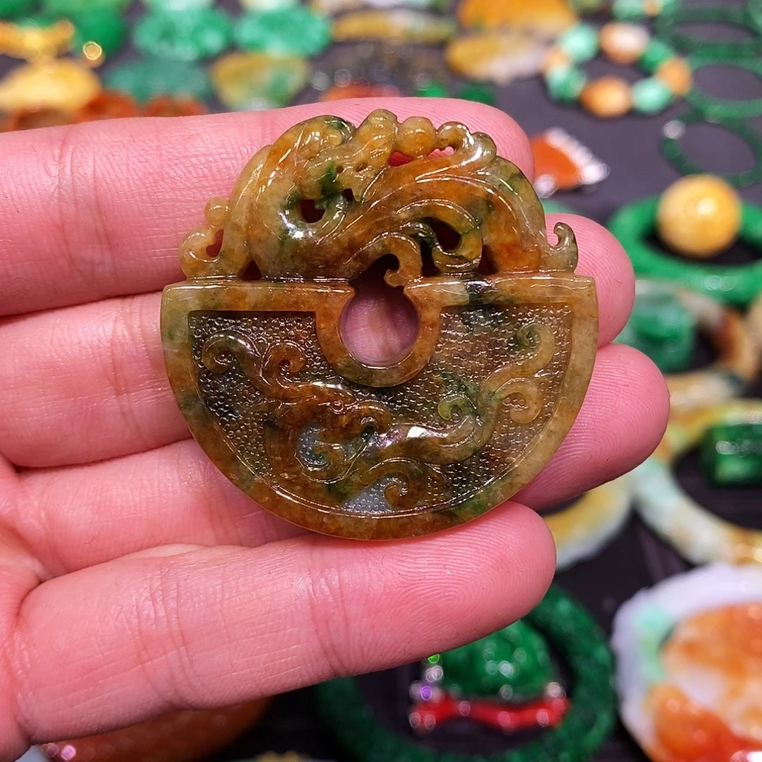 翡翠未镶嵌颈饰翡翠