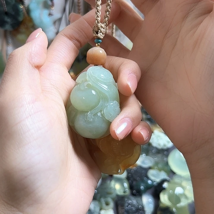 蛇纹石玉合金颈饰