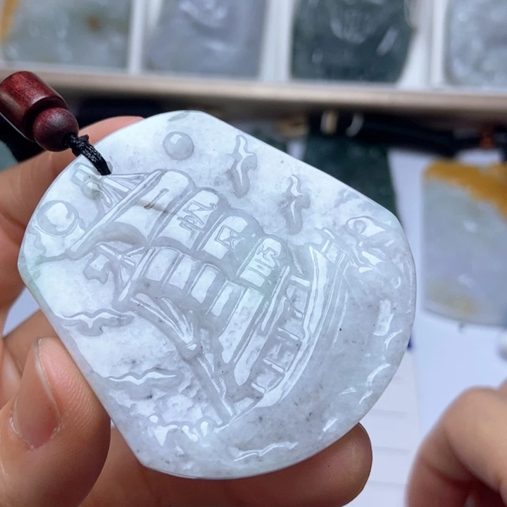 翡翠未镶嵌挂件翡翠