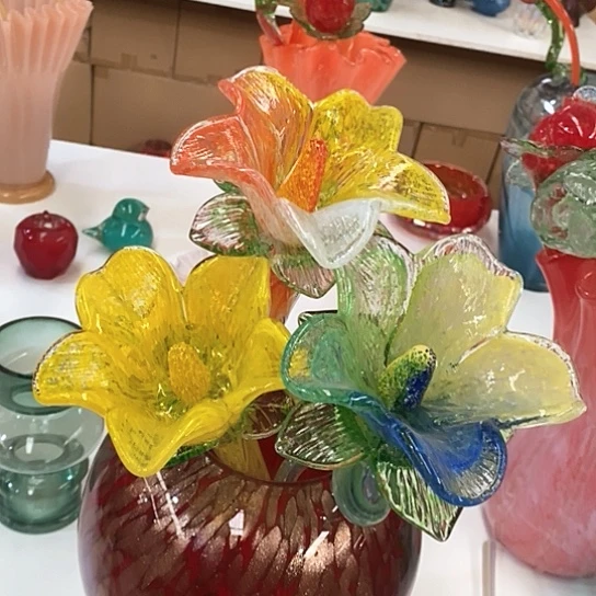 琉璃花瓶高45厘米宽9厘米