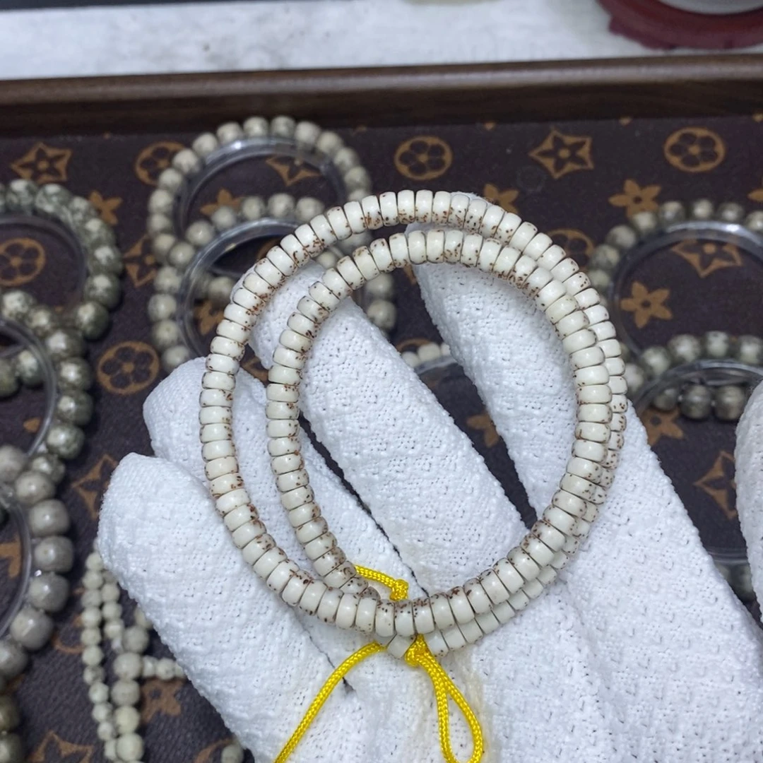 吊坠星月菩提6/3药片大留白小细星