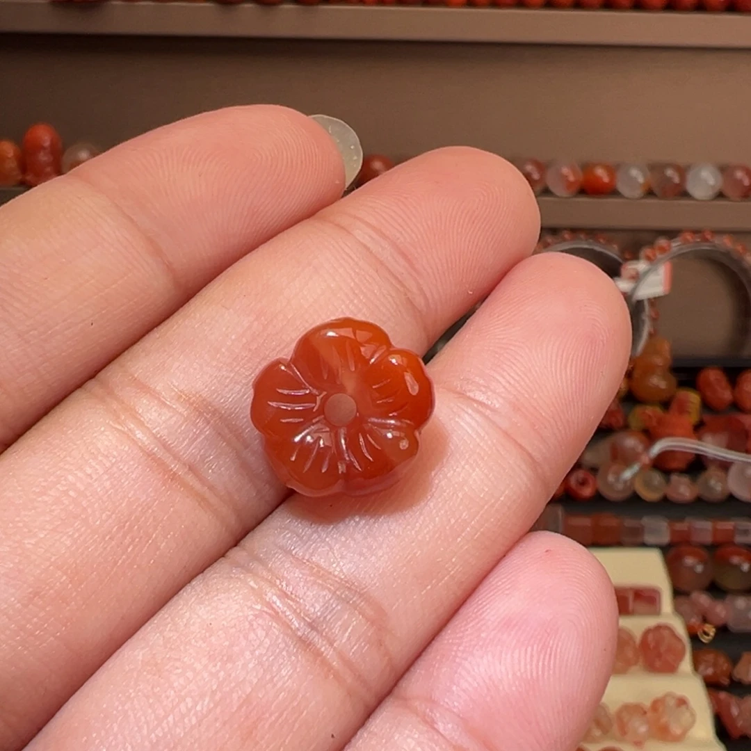 L***i未镶嵌川料南红玛瑙有钱花