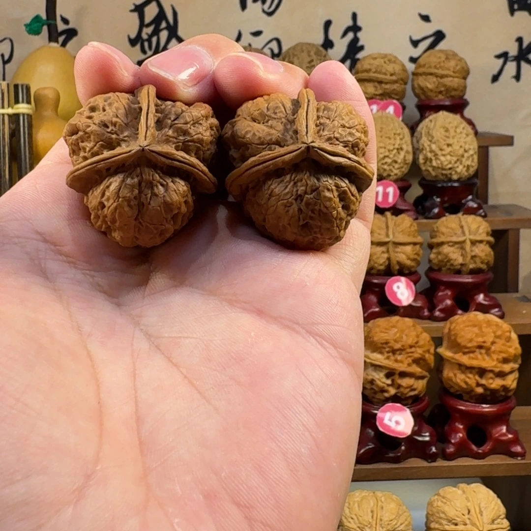 铁核桃把件老树籽蛤蟆头三棱