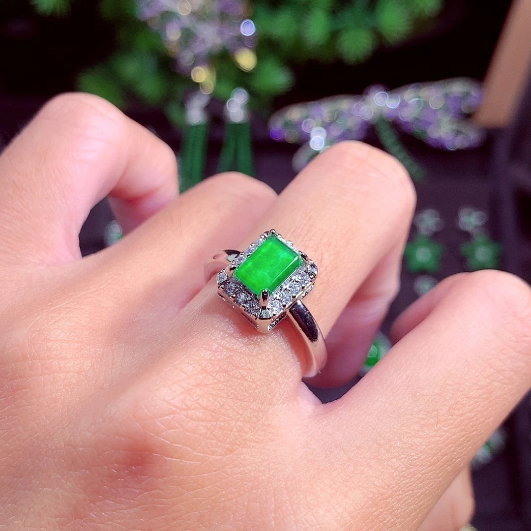 颈饰未镶嵌翡翠天然