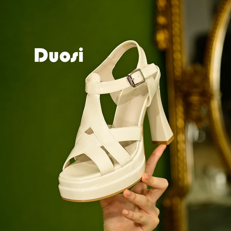 【DUOSI】11cm细带超高罗马鞋女高跟鞋爆款一字扣凉鞋宴会鞋8091-1