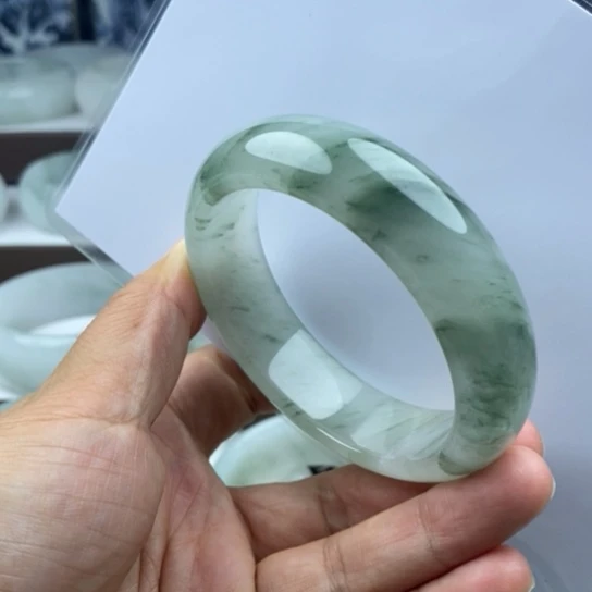 未镶嵌手镯石英质玉（金丝玉）