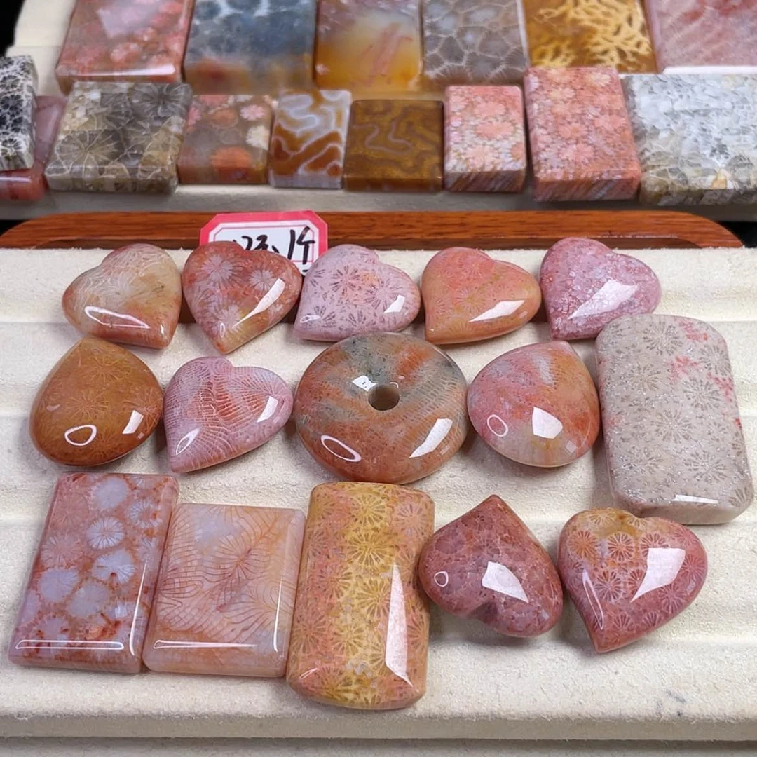 【闪购商品】硅化玉吊坠(赠链)未镶嵌鱼*