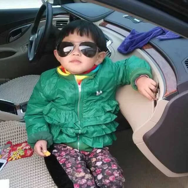 52321女童夏装2025新款洋气圆领短袖T恤小猫短款上衣+格子裤套装