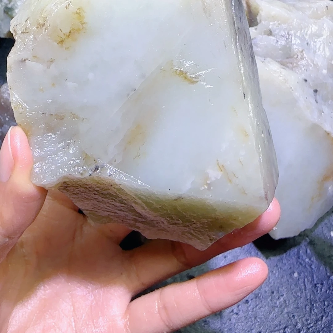 和田玉未镶嵌珠宝半成品