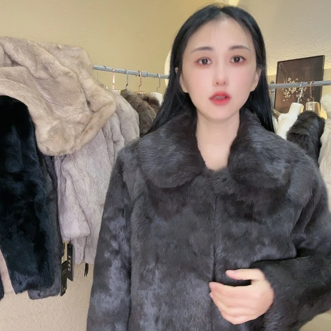 【闪购商品】兔毛外套搭配