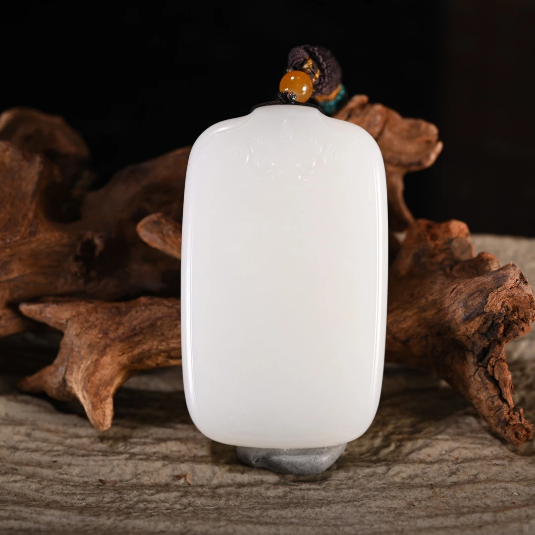 Lot8807 2510200191和田玉无事牌/保利