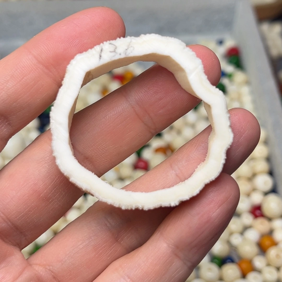 车****琉璃/树脂/塑料类独独圈子13.666666