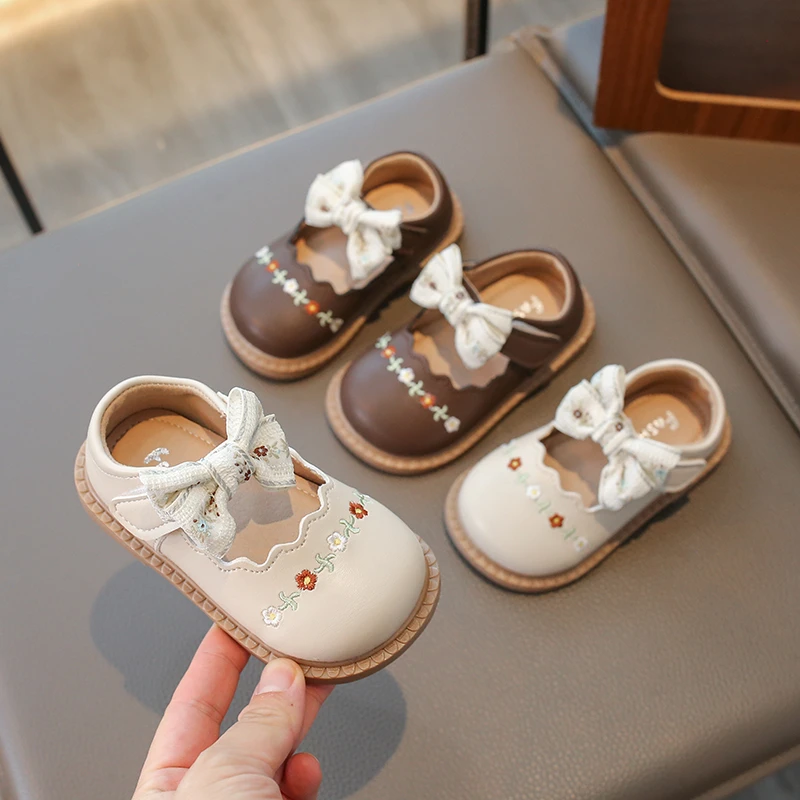 学步鞋鞋子春秋软底婴儿鞋1-3岁2女童小皮鞋防滑小童小女孩公主鞋
