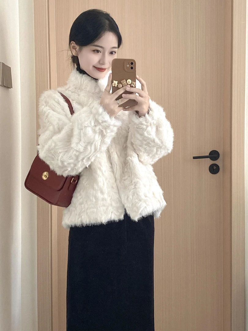 2025年冬季新款短款毛绒绒白色高级感气质毛毛外套女