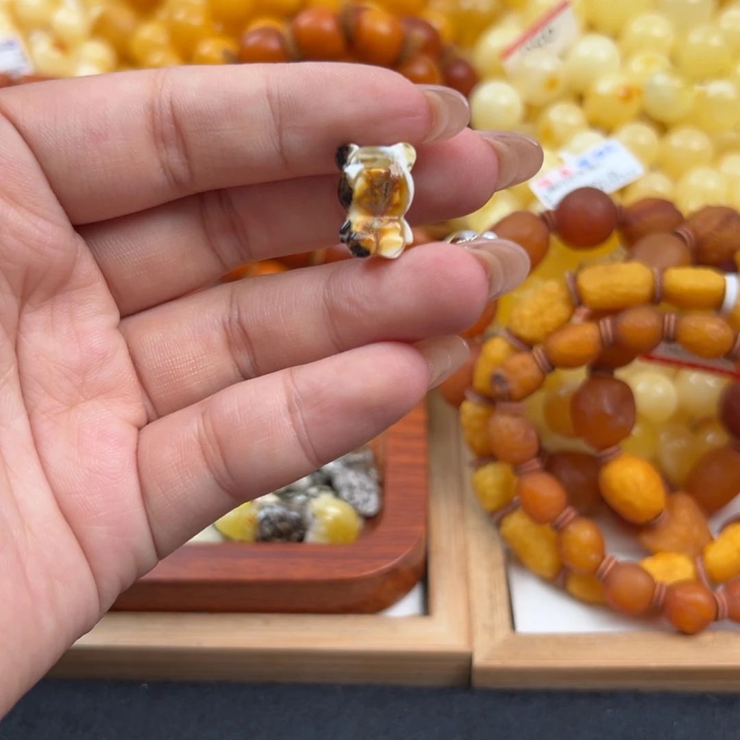 未镶嵌琥珀珠宝奇石