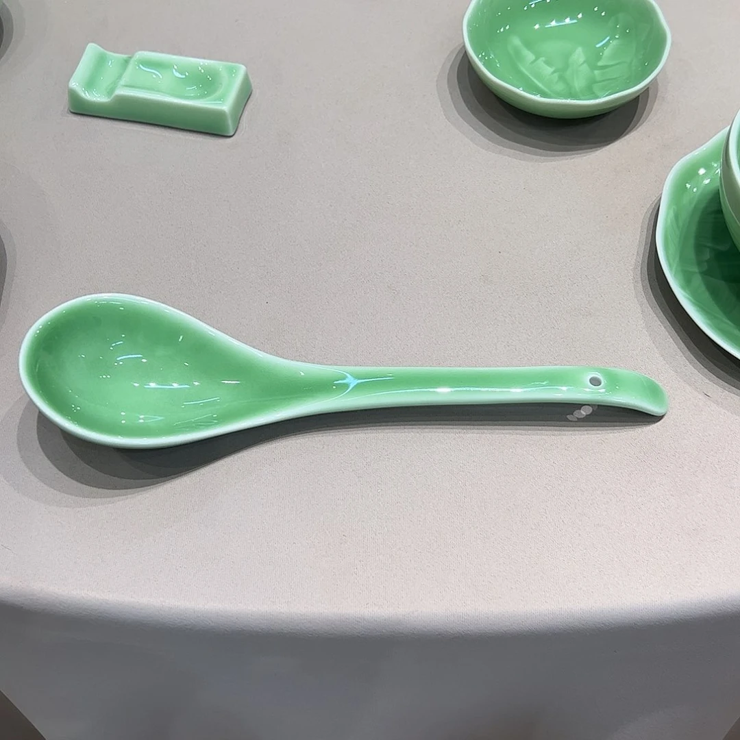 容***地龙泉青瓷餐具汤勺