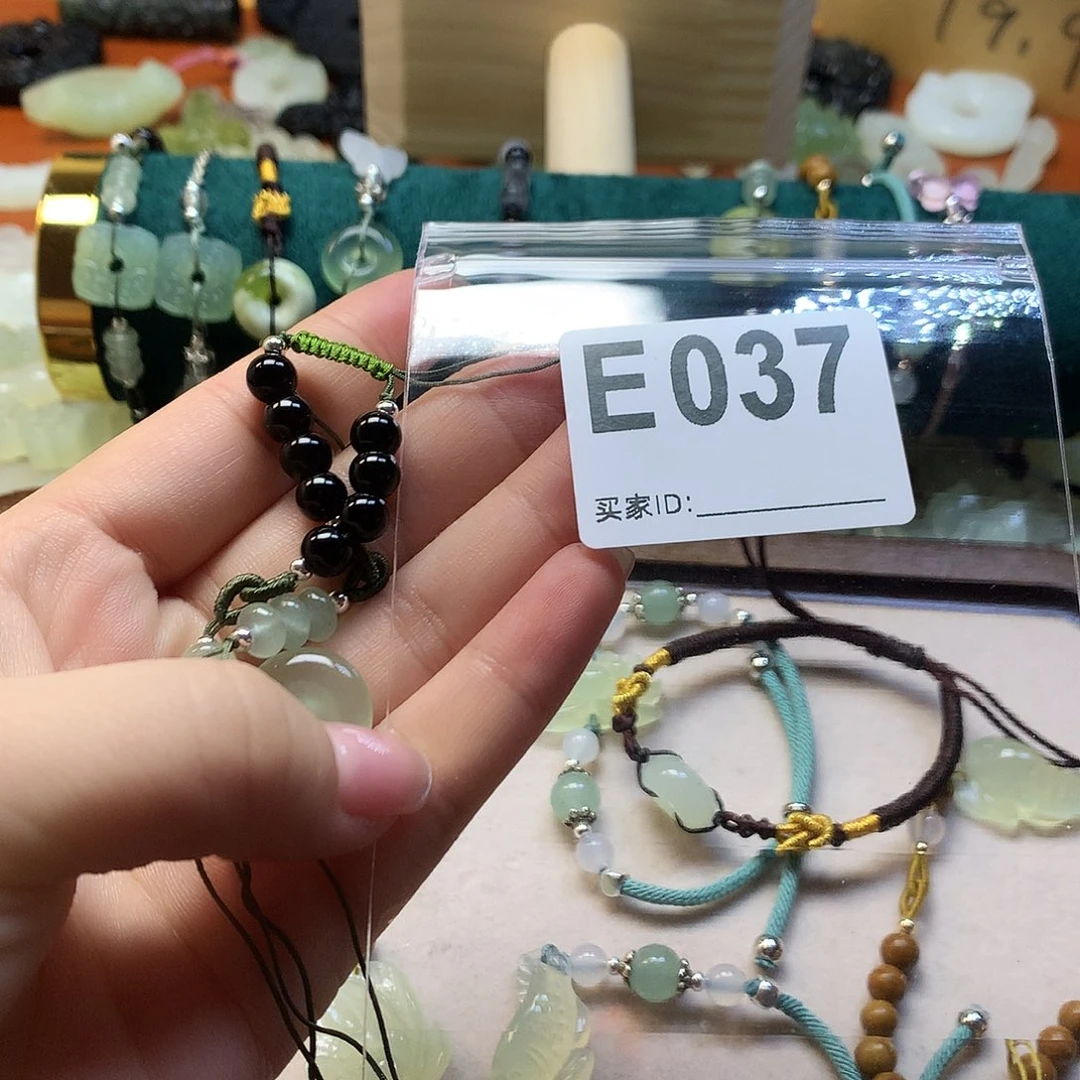 蛇纹石玉颈饰合金旺***圳