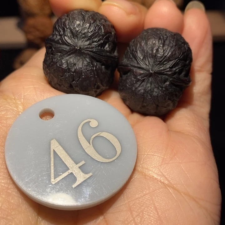 核桃水晶蛇皮球尺寸2.9