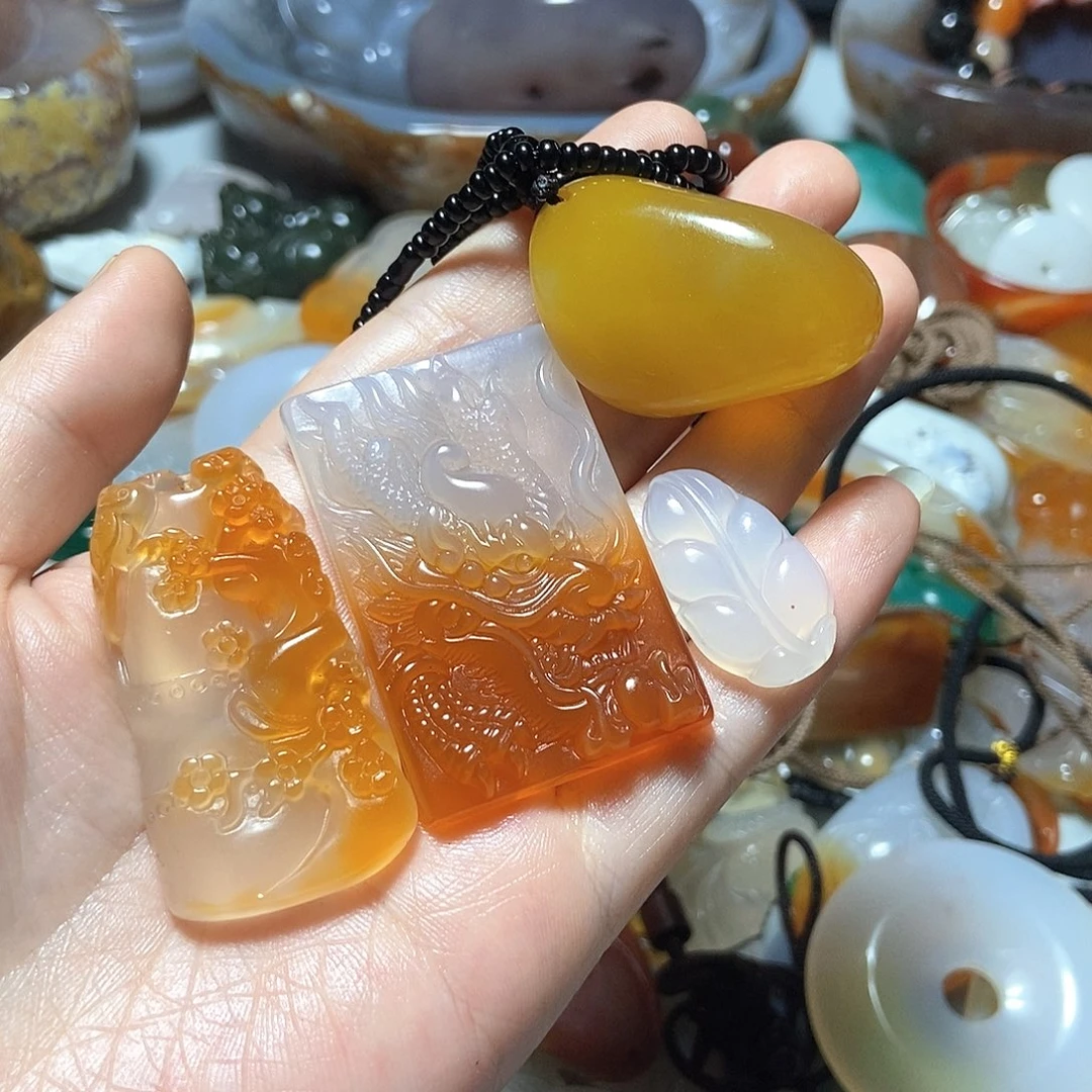 卡***拉玛瑙/玉髓一未镶嵌