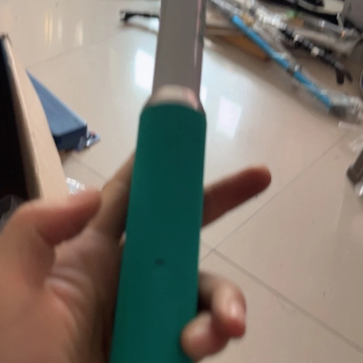 抄网杆2.7瑕疵磕碰。