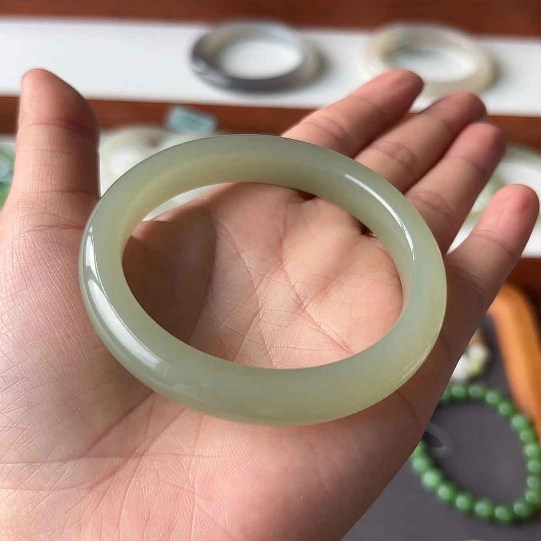 和田玉手镯未镶嵌S****