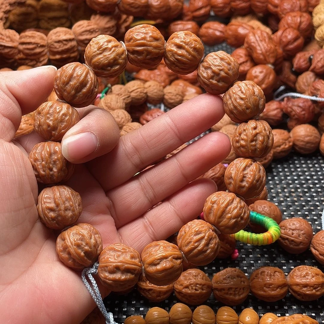 世***情文玩核桃手串树王