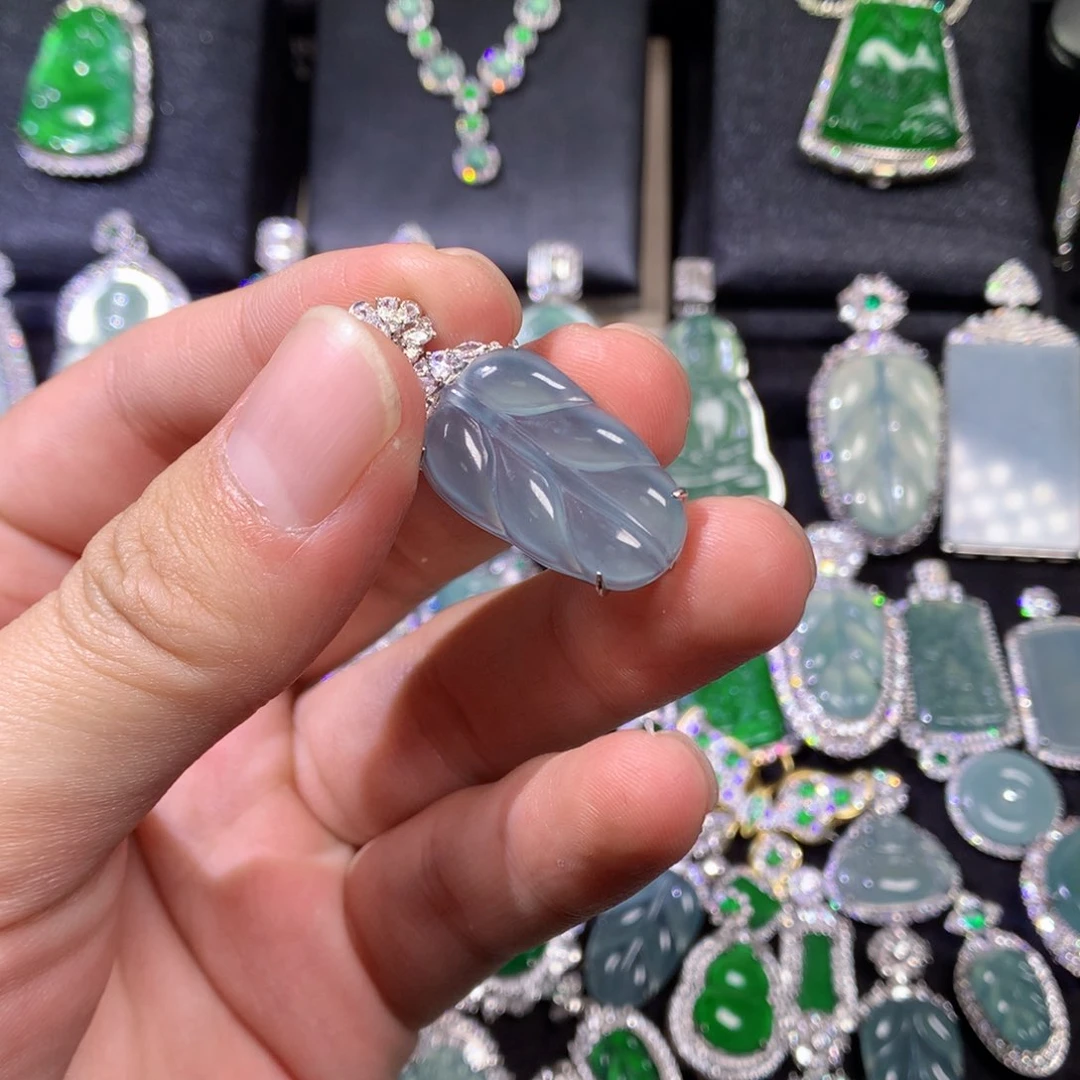 翡翠挂件未镶嵌w****88776666667788