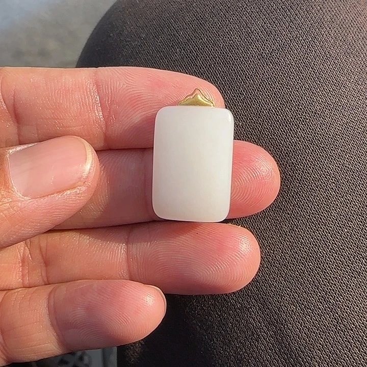 和田玉18K金镶嵌颈饰