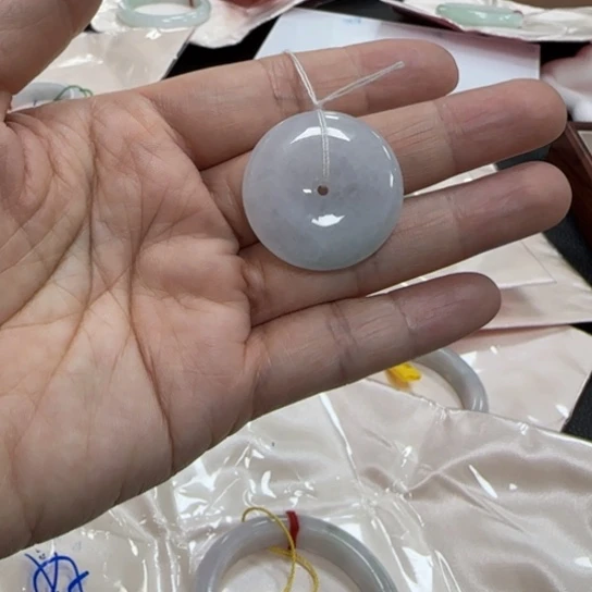 蝉***啦翡翠未镶嵌颈饰翡翠挂坠天然A货
