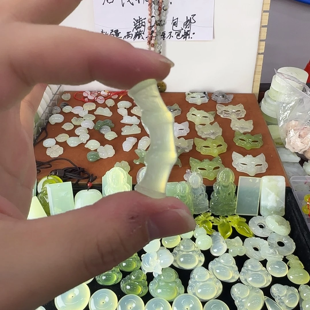 蛇纹石玉合金颈饰