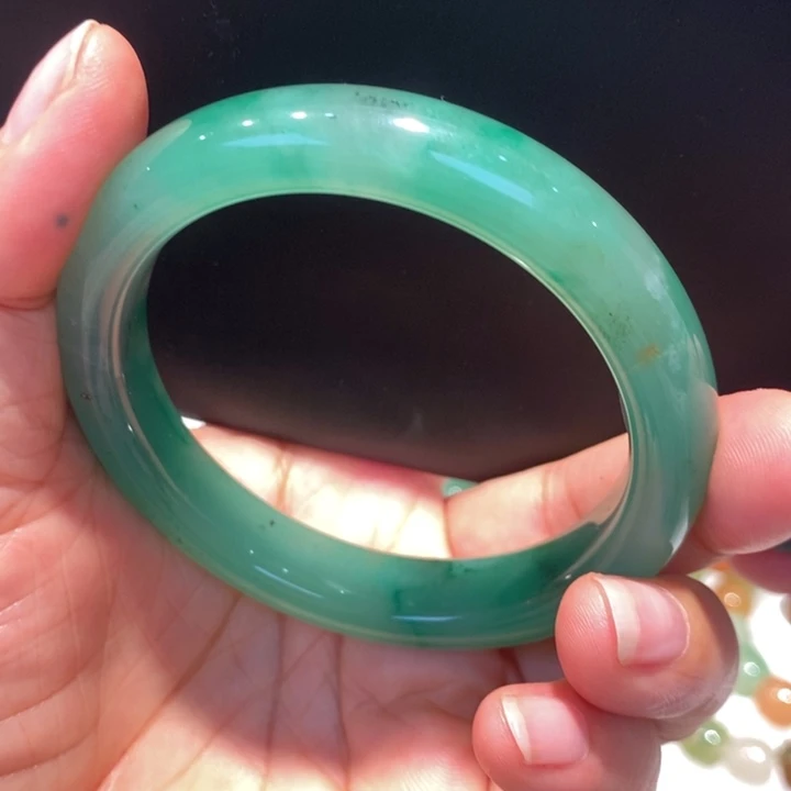 石英质玉（非洲翠）合金手镯