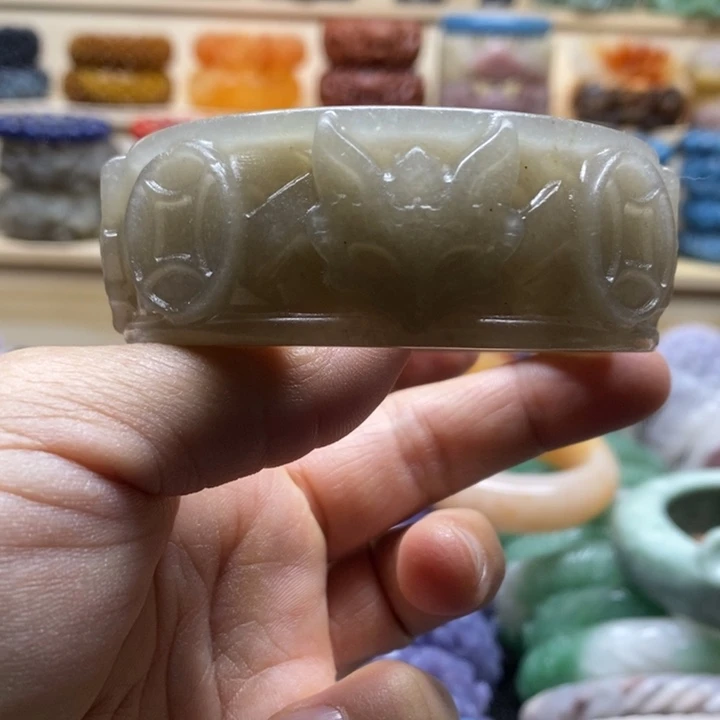 未镶嵌手镯石英质玉