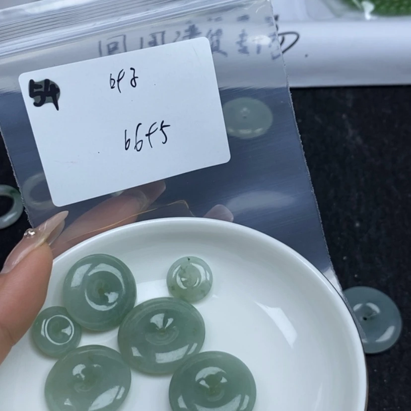 【闪购商品】翡翠颈饰未镶嵌叶*@