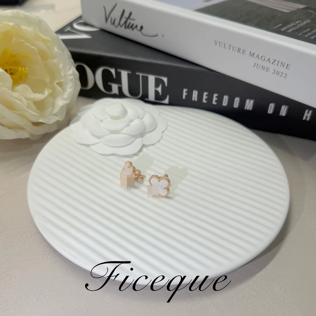 V金   Ficeque    高奢经典四叶草耳钉气质款CNC精工