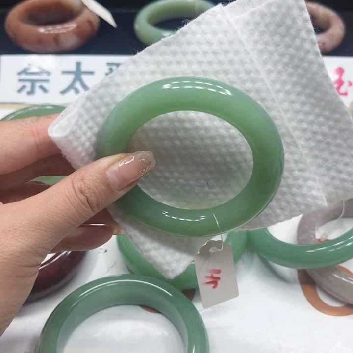 未镶嵌手镯石英质玉桃***妖