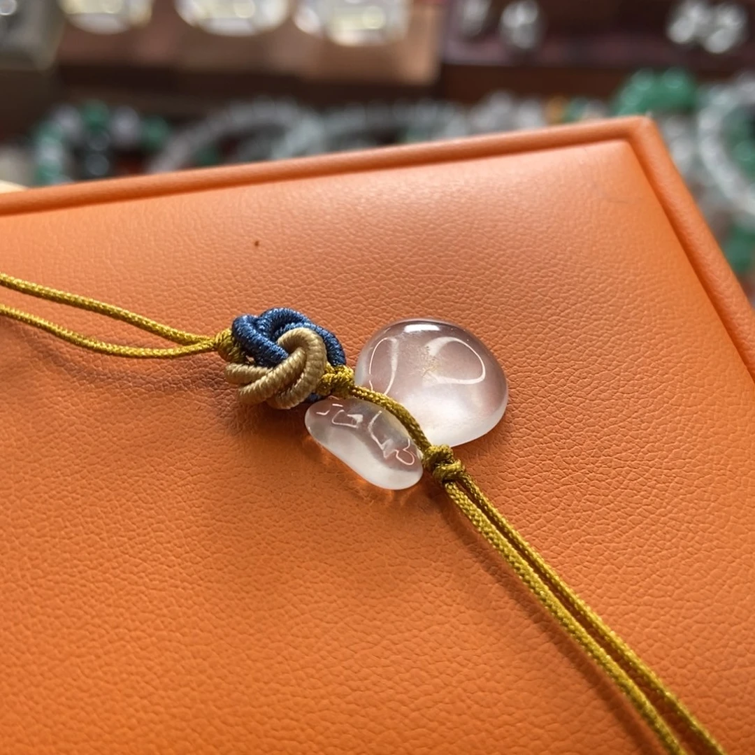 石英质玉颈饰未镶嵌