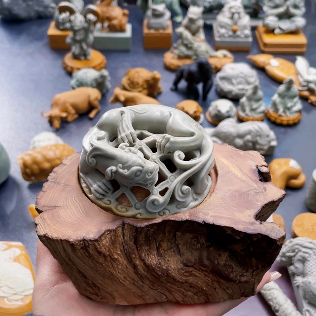 螭龙香炉手工雕刻工艺