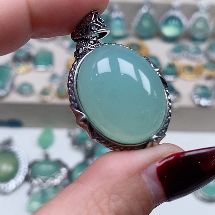 蛇纹石玉吊坠银S925镶嵌一**尘