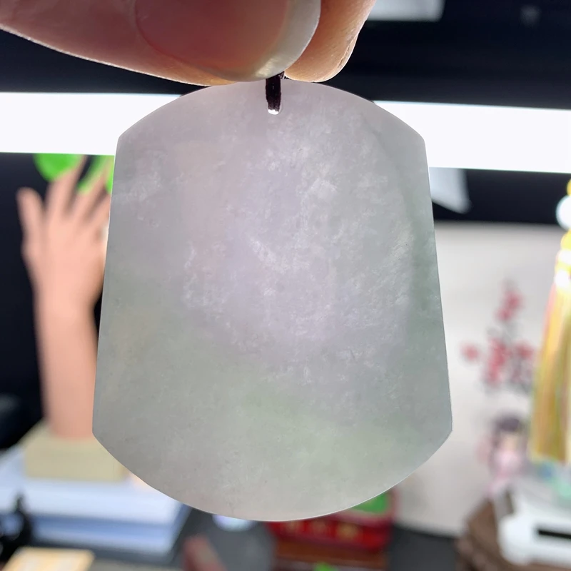优惠缅甸纯天然A货翡翠正品老坑料淡色飘花平安无事牌吊坠挂件