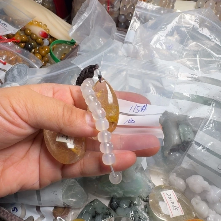 玛瑙/玉髓颈饰未镶嵌?****115