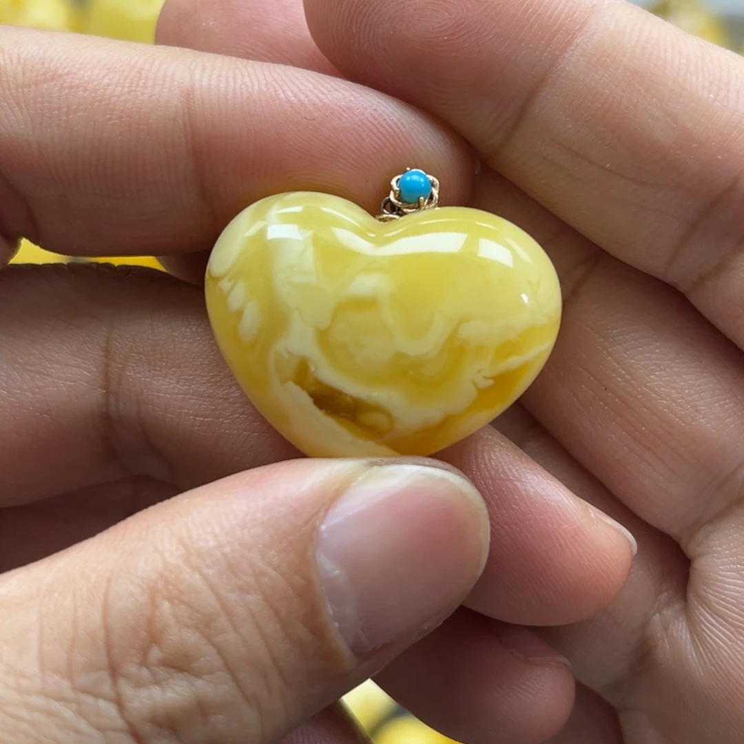 蜜蜡未镶嵌珠宝奇石