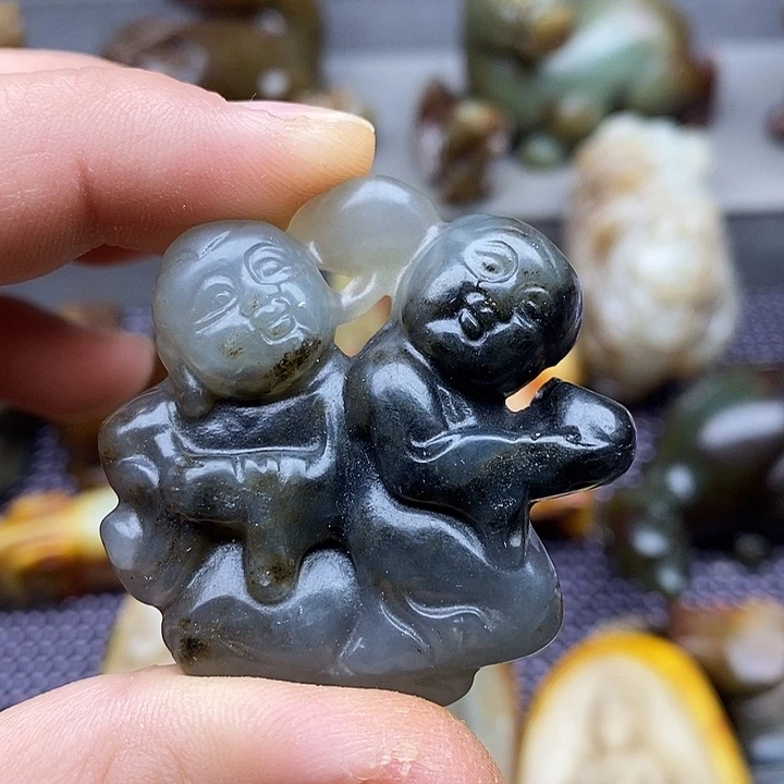 未镶嵌蛇纹石玉颈饰