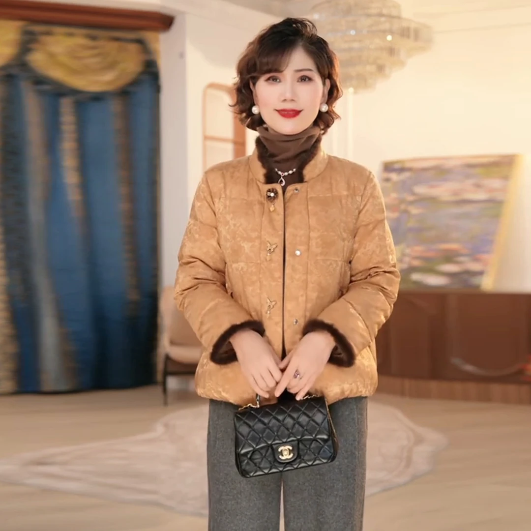 气质妈妈装时尚立领上衣2025新款冬季中老年女装洋气保暖外套