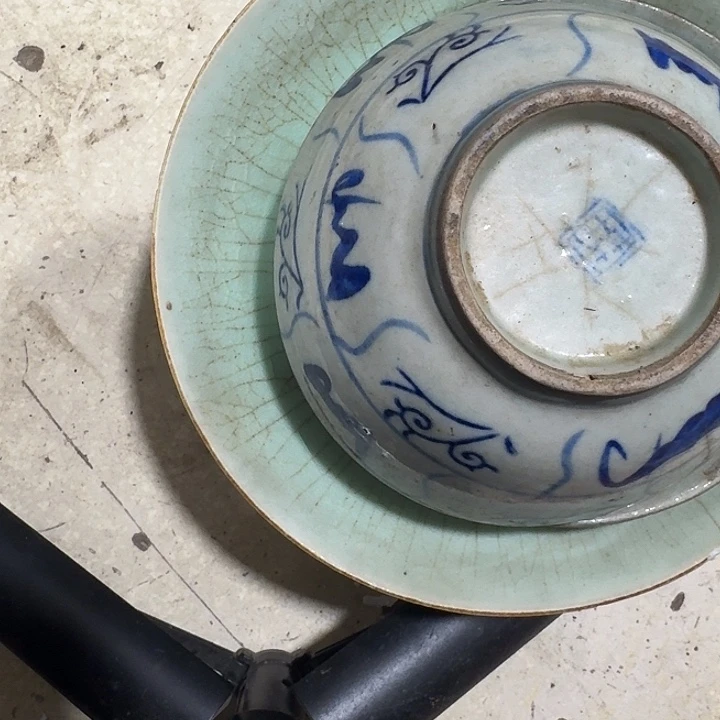 曾***美陶摆件攀登高峰艺术瓷器碗