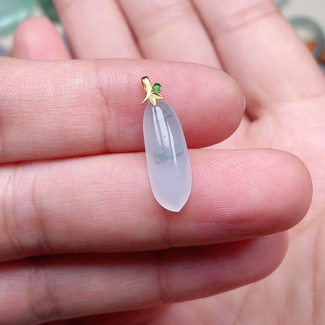 翡翠未镶嵌颈饰福瓜