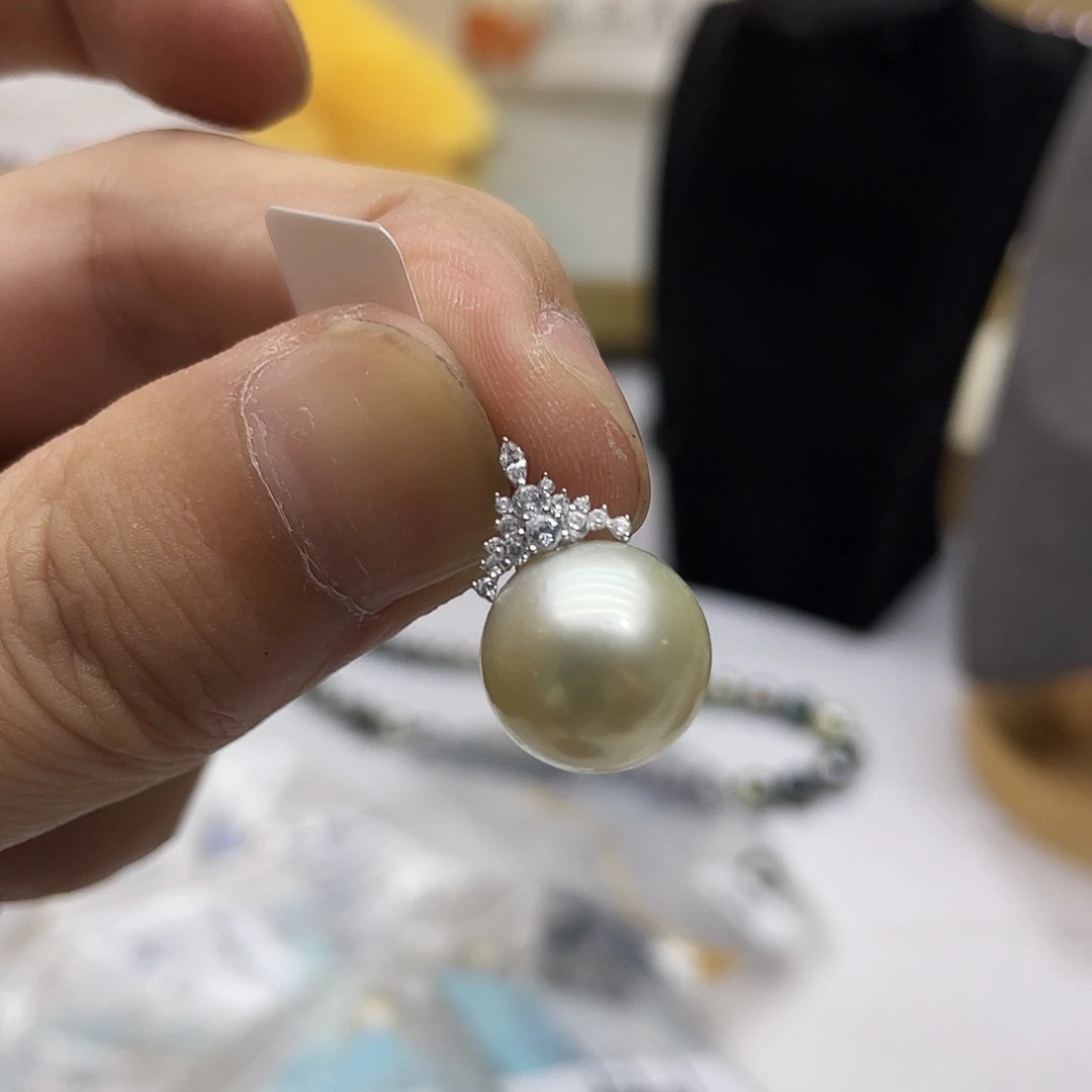 海水珍珠18K金镶嵌颈饰